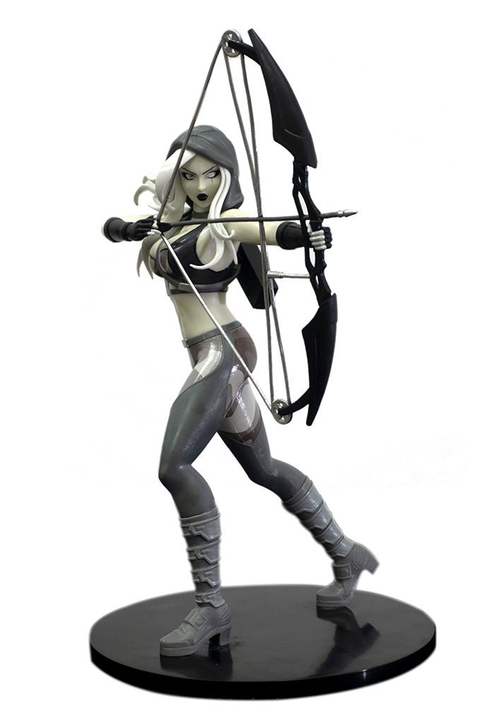 Black & White Robyn Hood Statue - Limited to 250 - BWRHSTATUEPREORDER - Zenescope Entertainment Inc