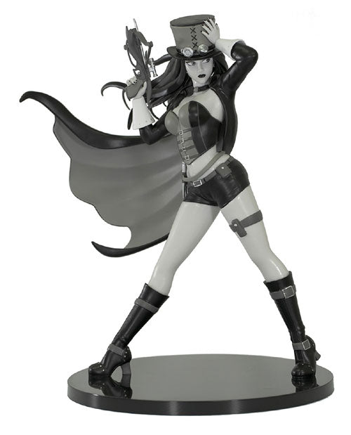 Black & White Van Helsing Statue - Limited to 250 - BWVHSTATUE - Zenescope Entertainment Inc