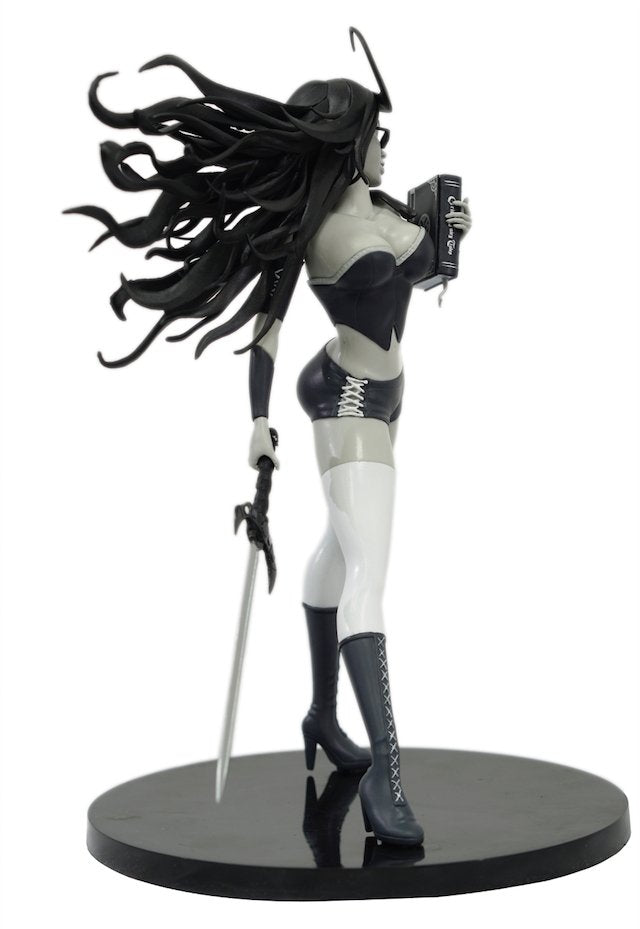 Black & White Sela Statue - Limited to 250 - SELASTATUE-BW - Zenescope Entertainment Inc